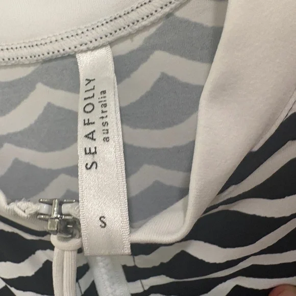 Seafolly Australia Zip Front Rash Guard Swim Vest – Tidal Wave- Size S 🌊🖤🤍 - Picture 5 of 9